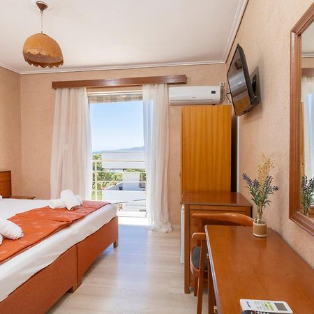 Oelia Rooms & Apartments Agia Marina  외부 사진