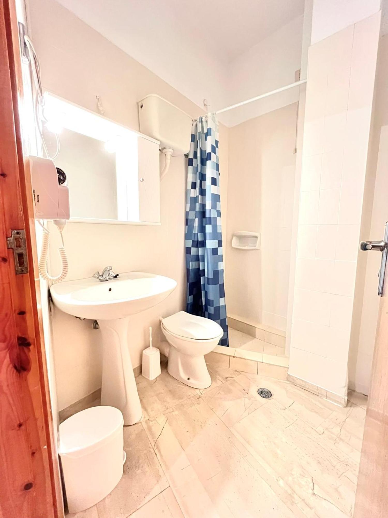 Oelia Rooms & Apartments Agia Marina  외부 사진
