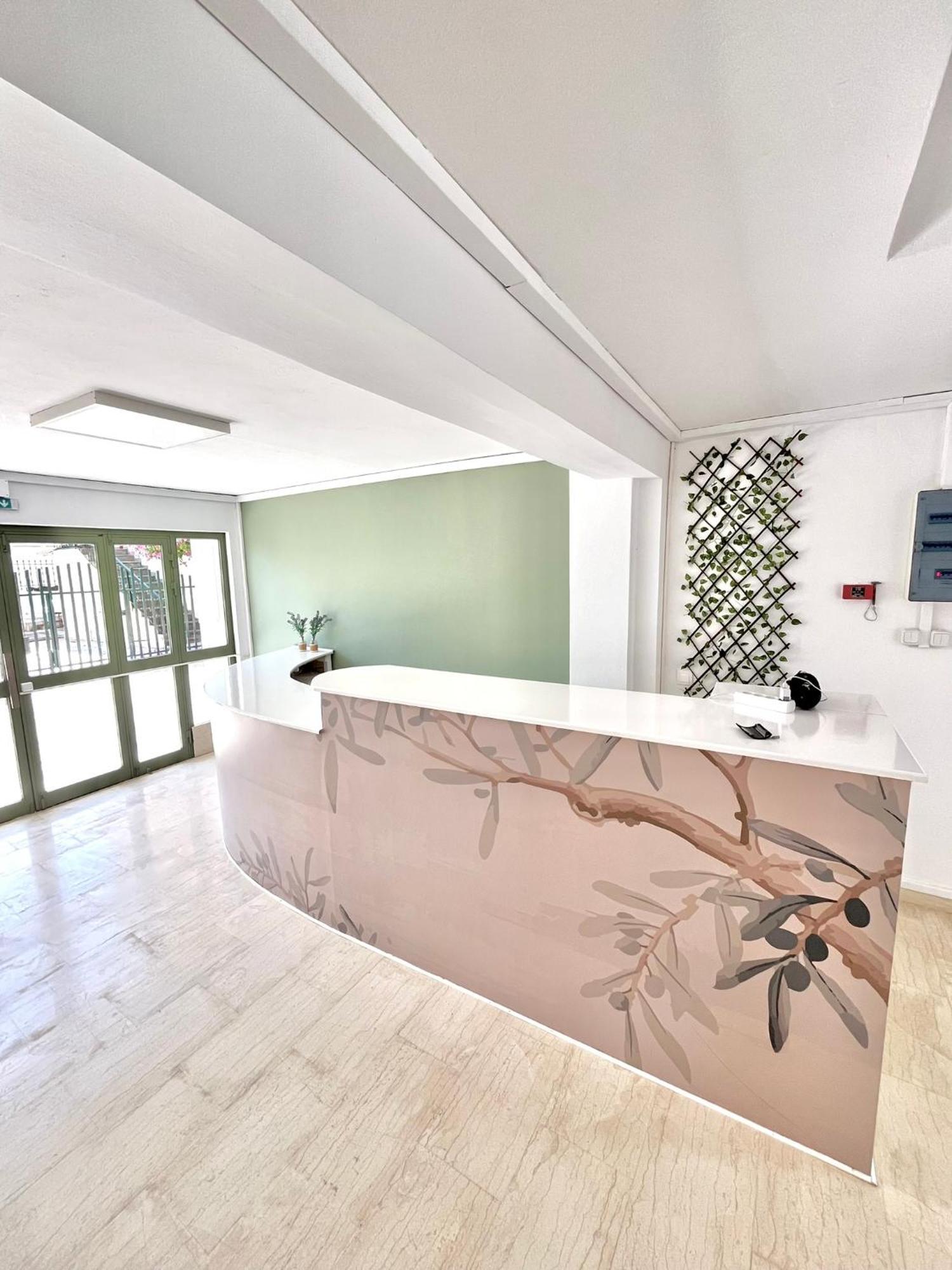 Oelia Rooms & Apartments Agia Marina  외부 사진