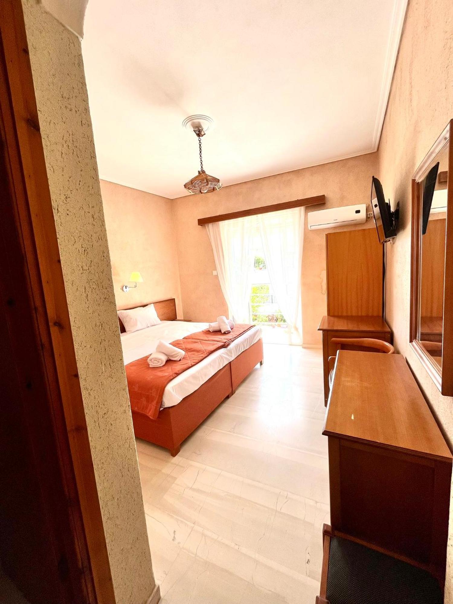 Oelia Rooms & Apartments Agia Marina  외부 사진