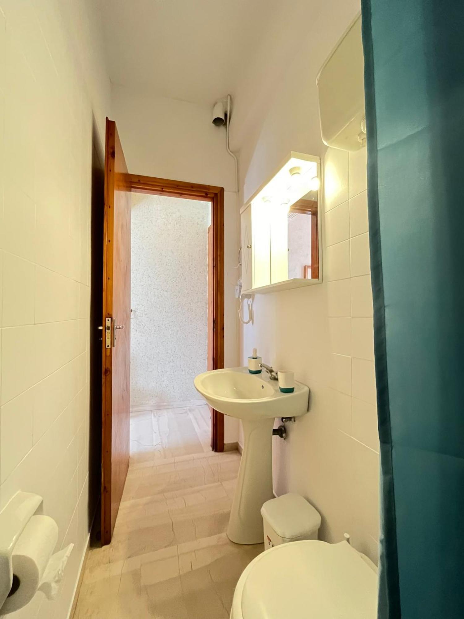 Oelia Rooms & Apartments Agia Marina  외부 사진
