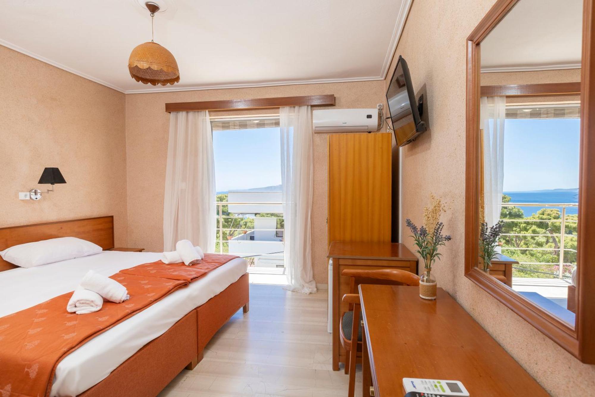 Oelia Rooms & Apartments Agia Marina  외부 사진